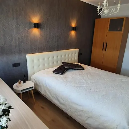 Apartman Aia - 60 M2 *